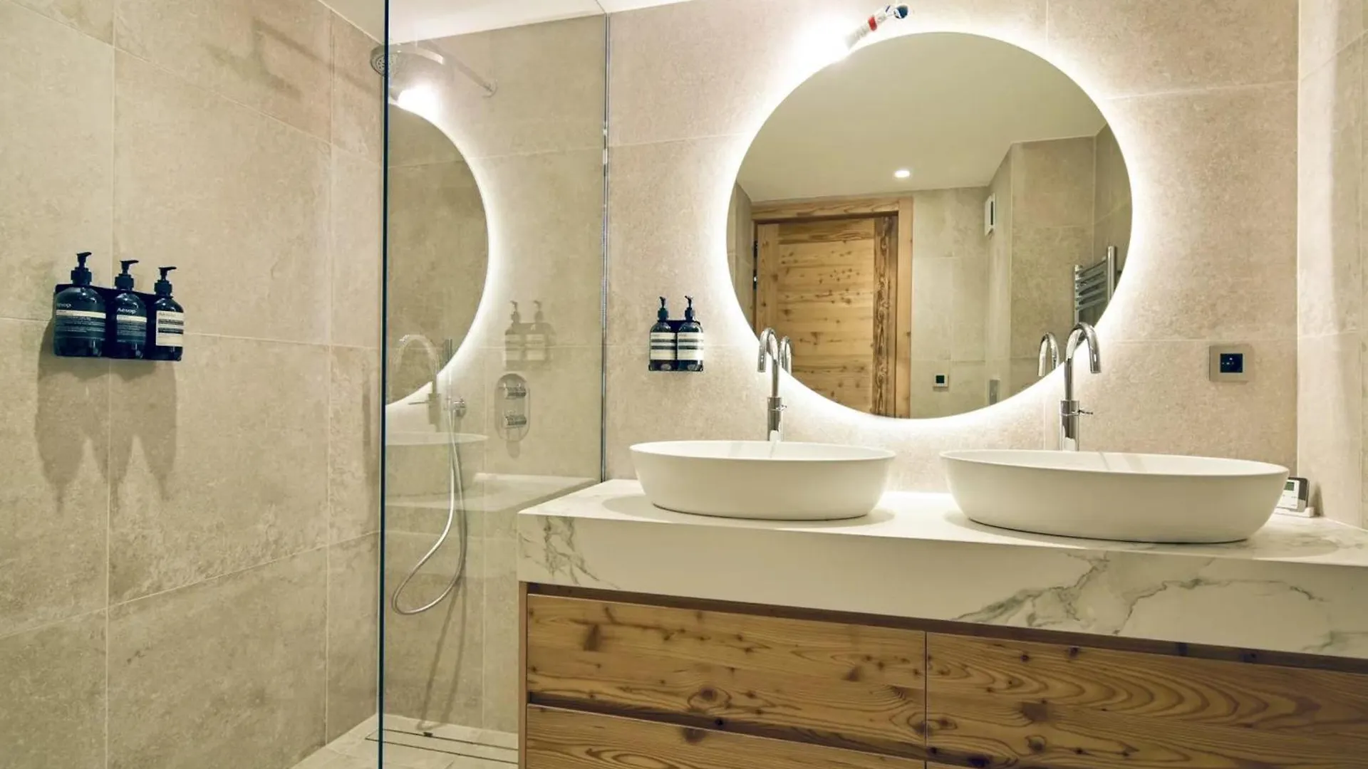 Chalet Luxueux Avec Piscine Interieure Et Sauna - 5 Chambres, 12 Pers., Proche Commerces Et Pistes - Fr-1-613B-44 Saint-Martin-de-Belleville